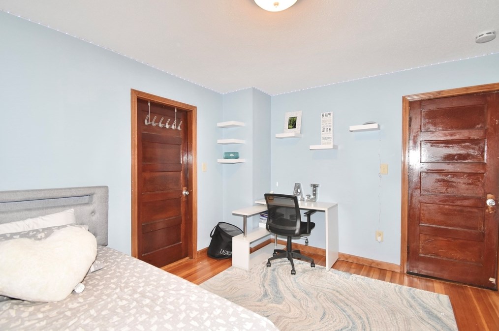 76 Enfield St, Springfield MA  01151-2329 exterior