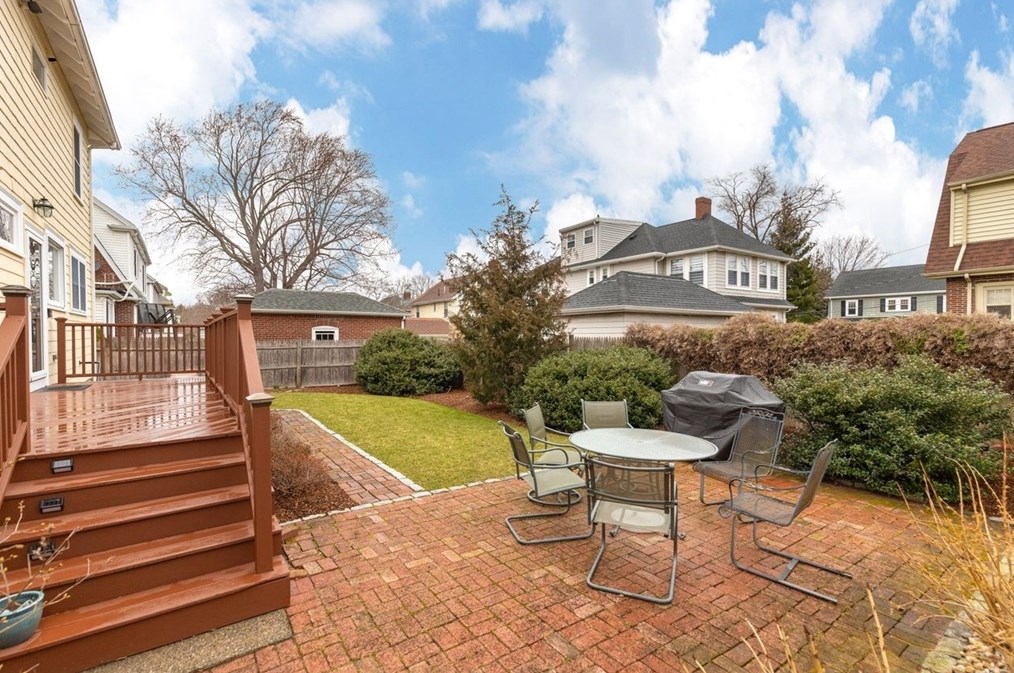 360 Payson Rd, Belmont MA 02478-2720 exterior