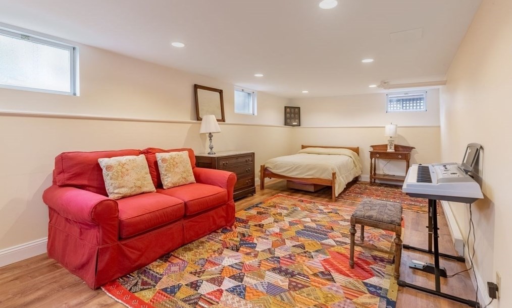 360 Payson Rd, Belmont MA 02478-2720 exterior