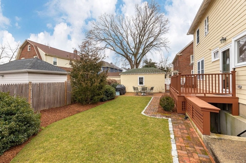 360 Payson Rd, Belmont MA 02478-2720 exterior