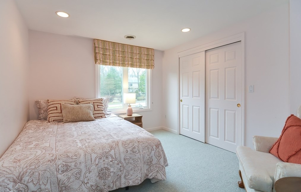 26 Aspen Rd, Sharon MA  02067-3207 exterior