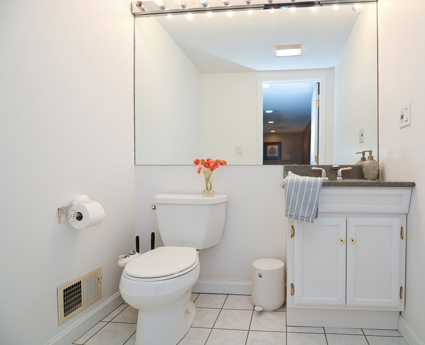 26 Aspen Rd, Sharon MA  02067-3207 exterior