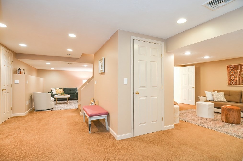 26 Aspen Rd, Sharon MA  02067-3207 exterior