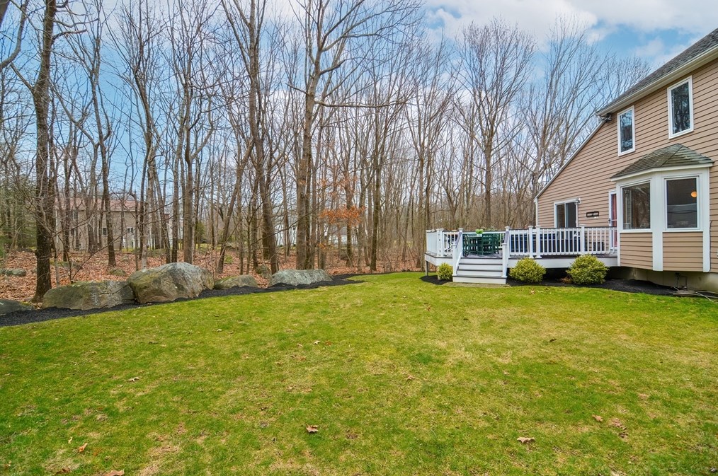 26 Aspen Rd, Sharon MA  02067-3207 exterior