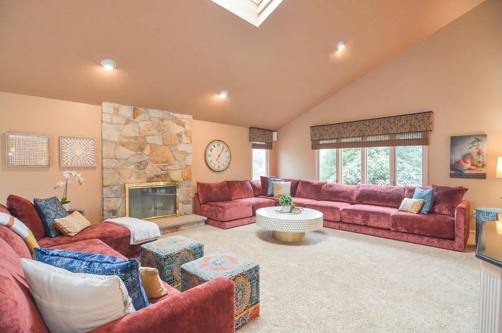 26 Aspen Rd, Sharon MA  02067-3207 exterior