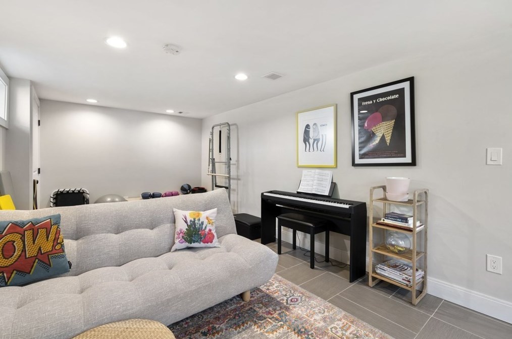 265 Jackson St, Newton MA 02459-2523 exterior