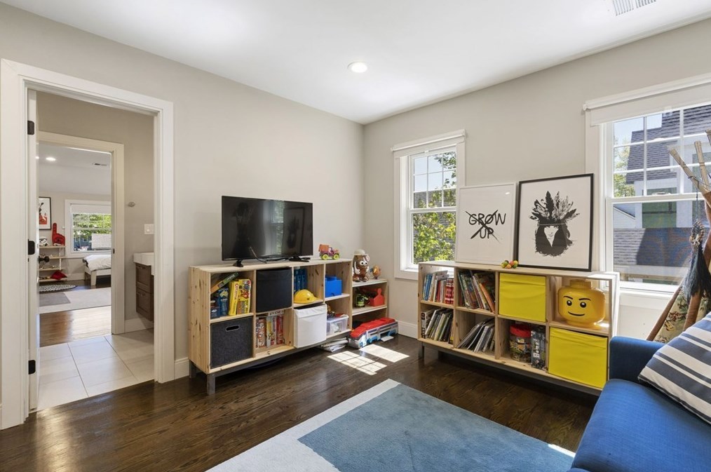 265 Jackson St, Newton MA 02459-2523 exterior