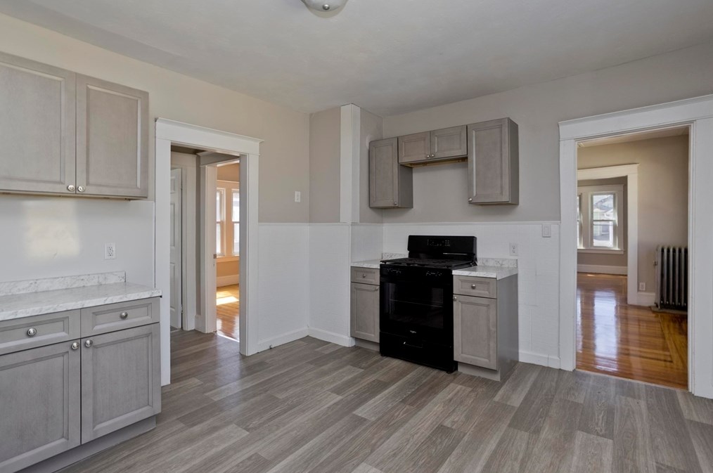 59 Eloise St, Springfield MA  01118-2127 exterior