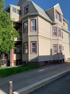 145 Un St, Everett MA  02149-4801 exterior