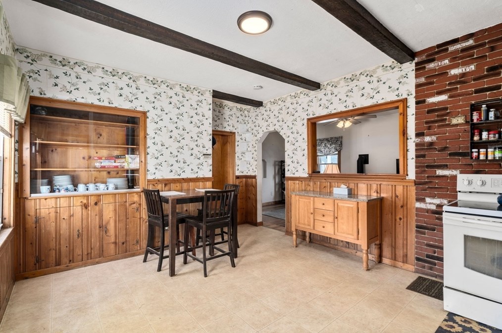 123 Allston Ave, Worcester MA  01604-3324 exterior