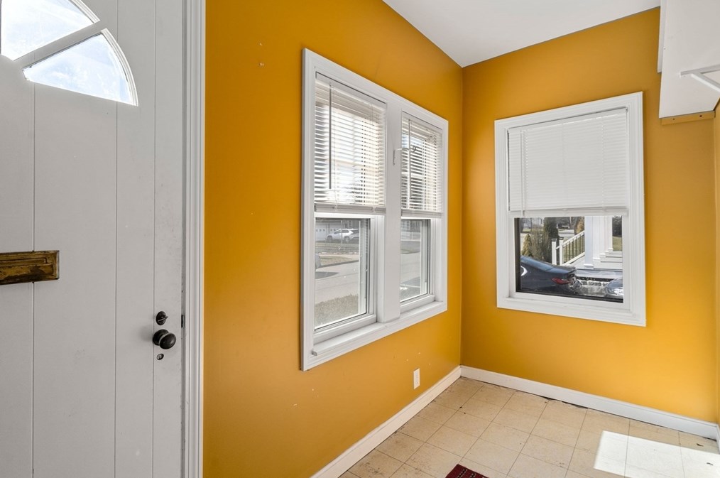 123 Allston Ave, Worcester MA  01604-3324 exterior