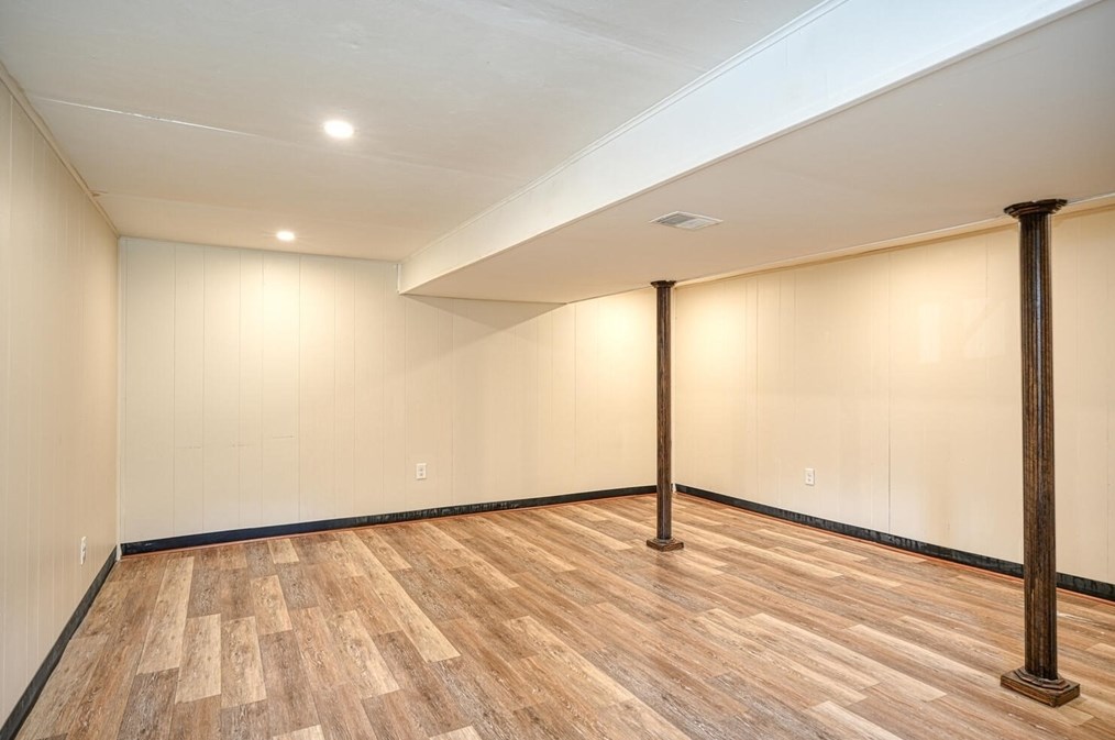 201 Gorwin Dr, Holliston MA  01746-1532 exterior