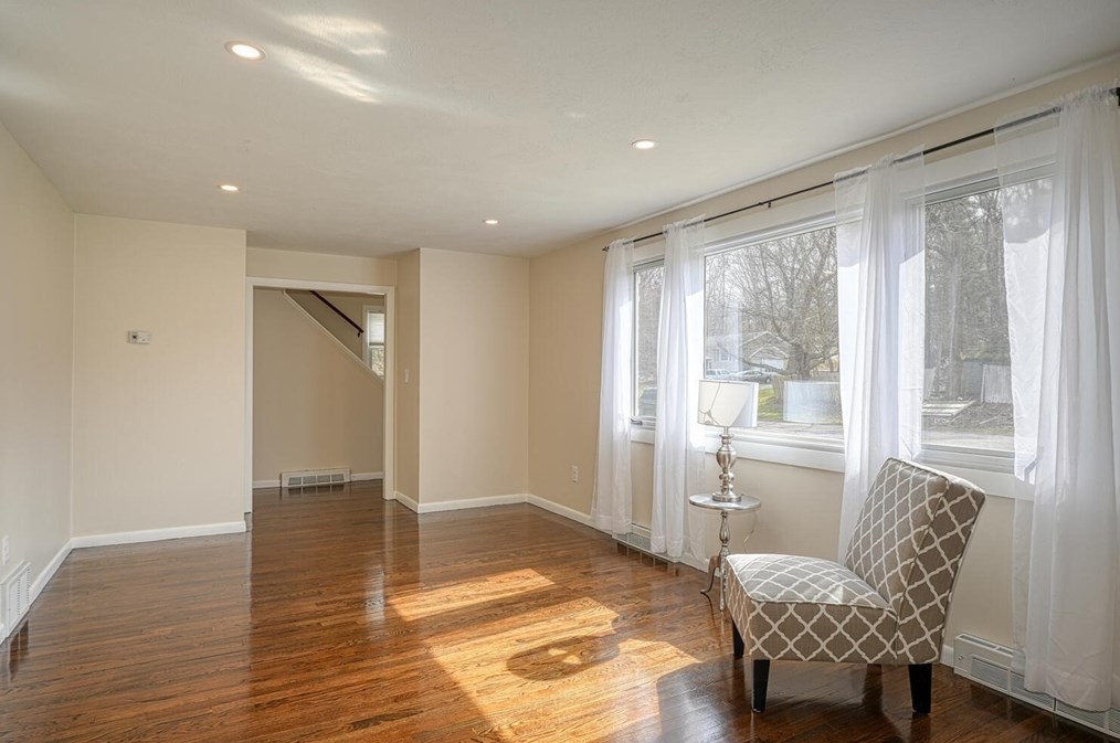 201 Gorwin Dr, Holliston MA  01746-1532 exterior