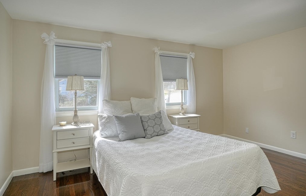 201 Gorwin Dr, Holliston MA  01746-1532 exterior