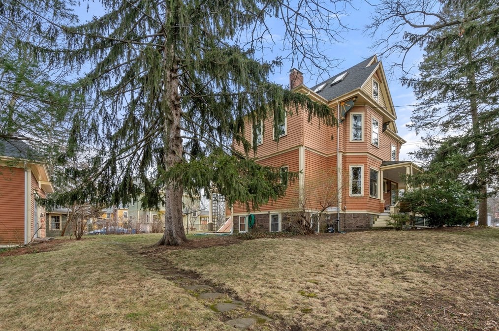 90 School St, Belmont MA 02478-3013 exterior