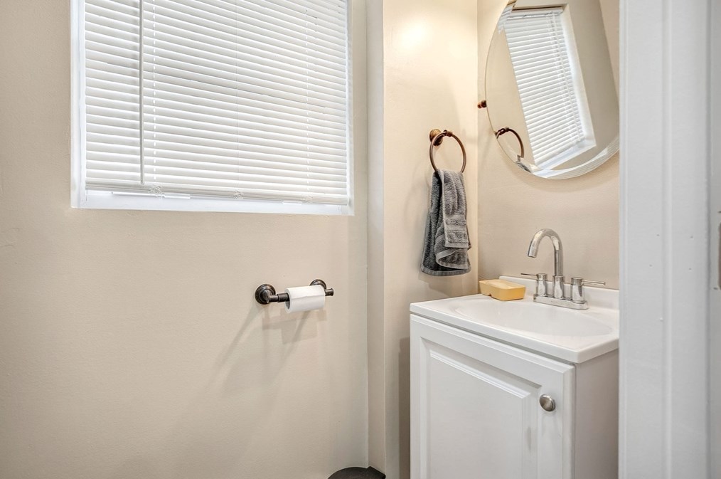 26 Murdock Ave, Winchendon MA  01475-1536 exterior