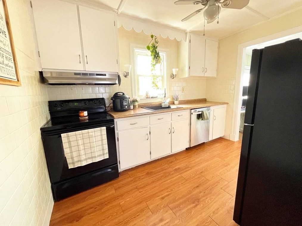 38 Rock St, Mansfield MA  02048-2347 exterior