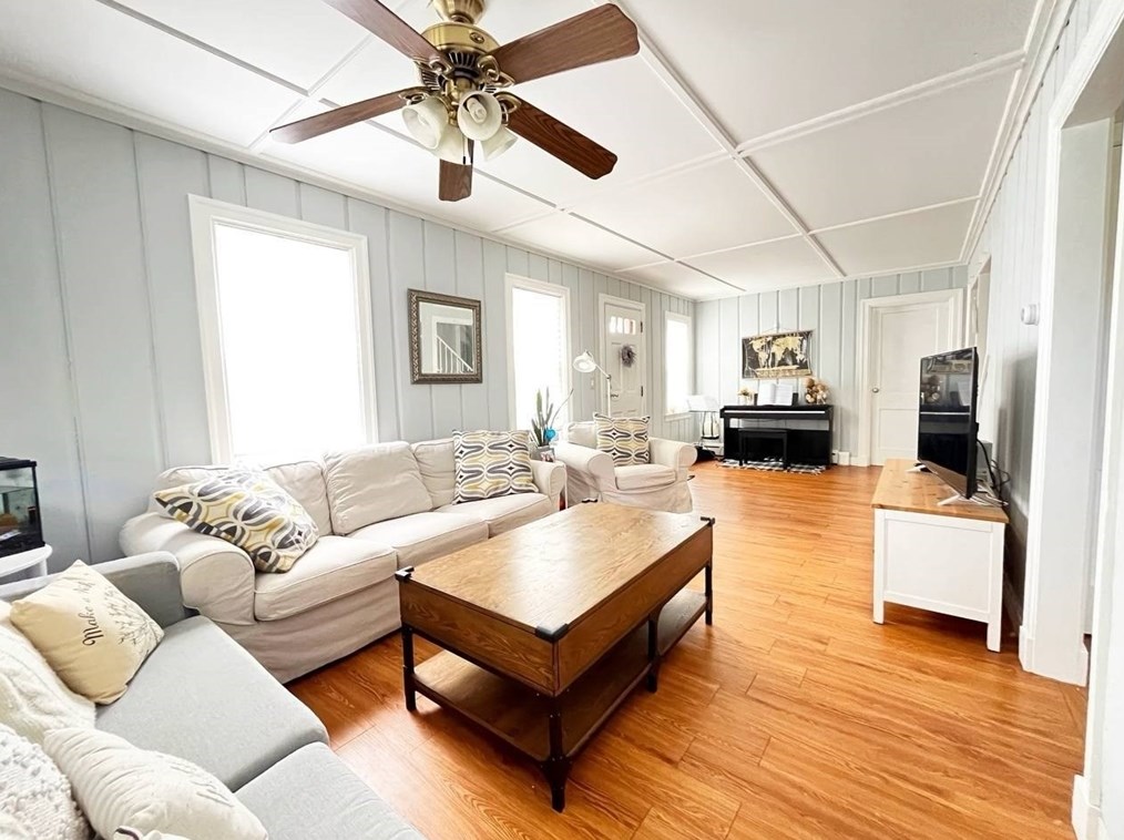 38 Rock St, Mansfield MA  02048-2347 exterior