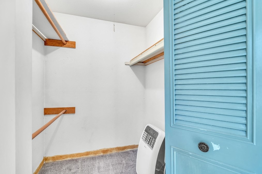 129 Quaker Hwy, Uxbridge MA 01569-1650 exterior