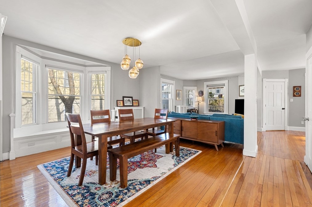 17 Whitney Ave, Beverly MA  01915-3435 exterior