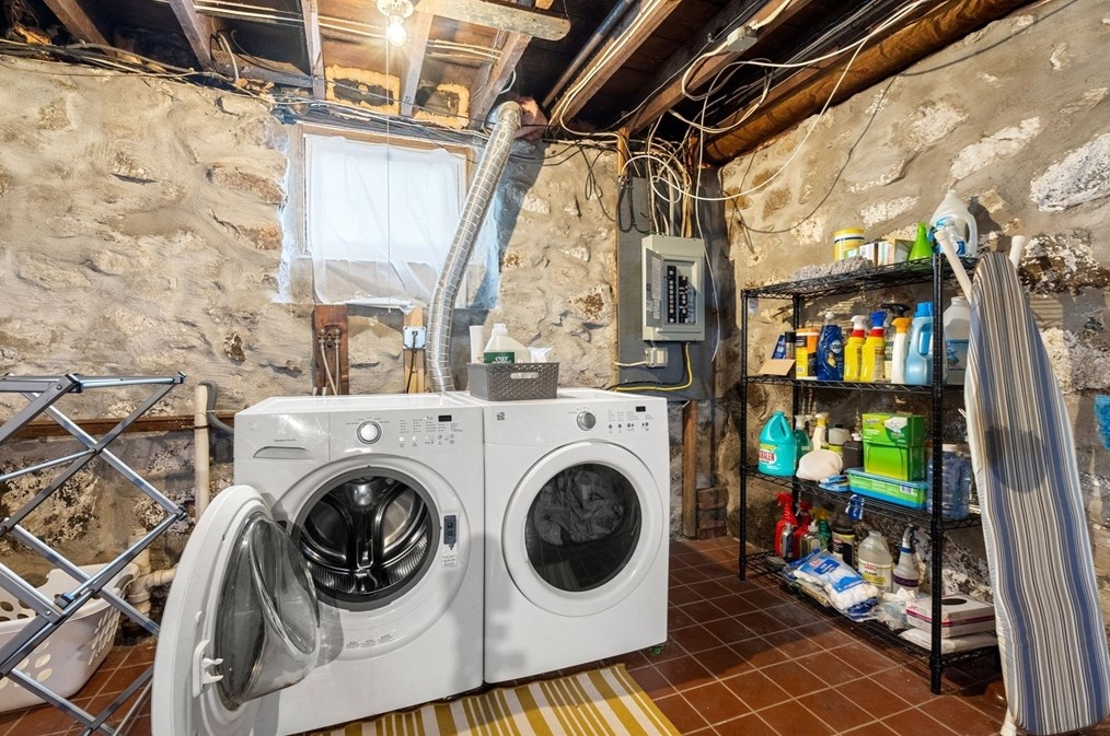 17 Whitney Ave, Beverly MA  01915-3435 exterior