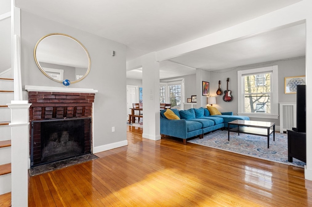 17 Whitney Ave, Beverly MA  01915-3435 exterior