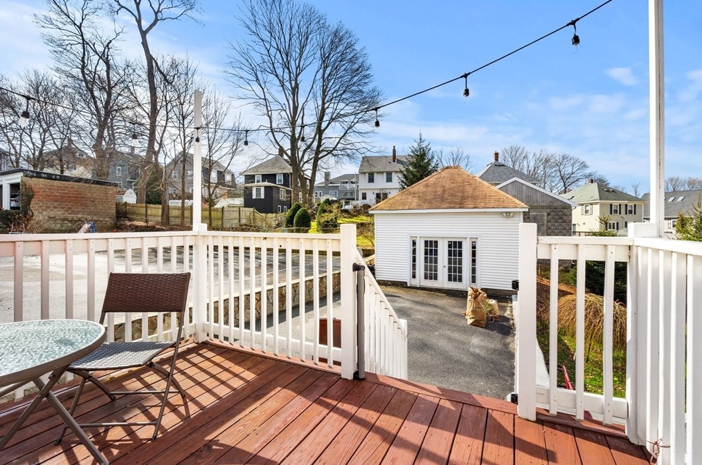 17 Whitney Ave, Beverly MA  01915-3435 exterior