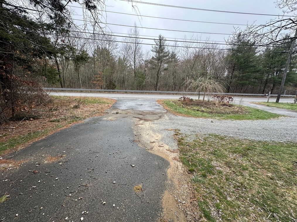 260 Tremont St, Rehoboth MA  02769-2706 exterior