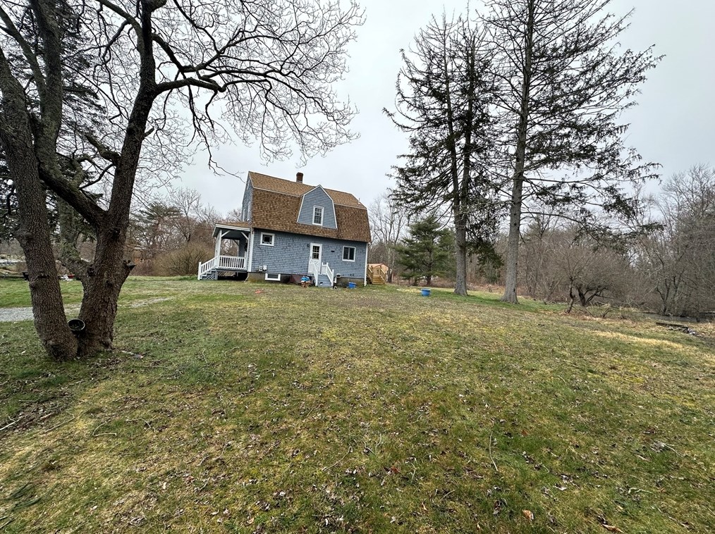 260 Tremont St, Rehoboth MA  02769-2706 exterior