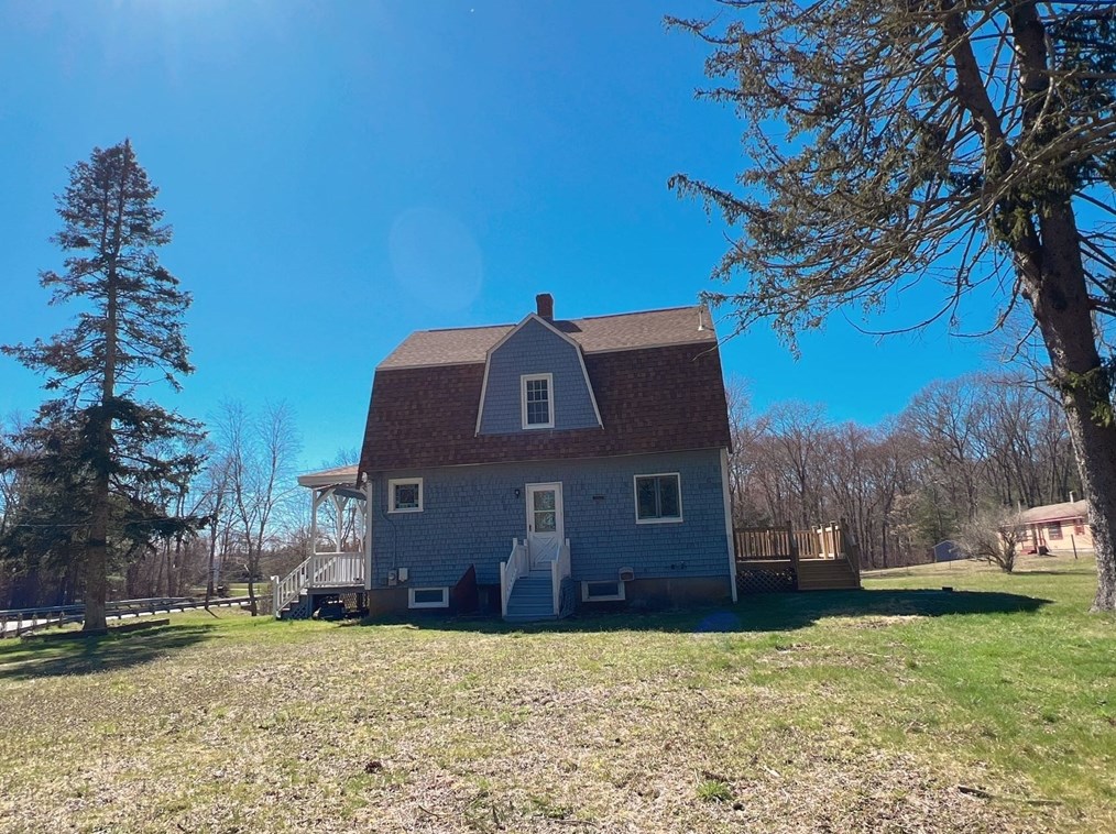 260 Tremont St, Rehoboth MA  02769-2706 exterior