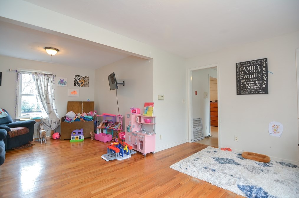 90 Christine St, Worcester MA  01606-2368 exterior