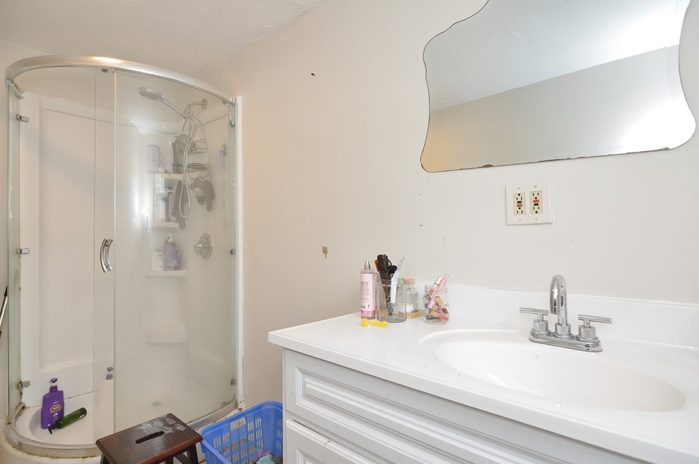 90 Christine St, Worcester MA  01606-2368 exterior