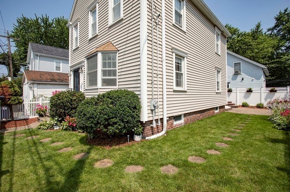 15 Water St, Boston MA 02167-3180 exterior