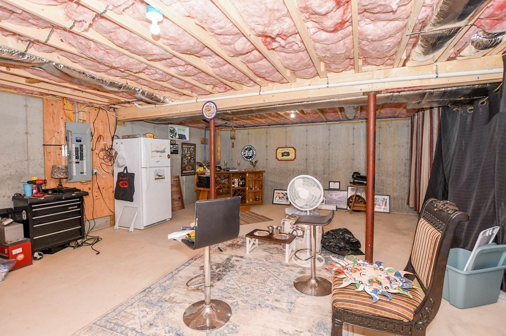 307 Charge Pond Rd, Wareham MA  02571-1108 exterior