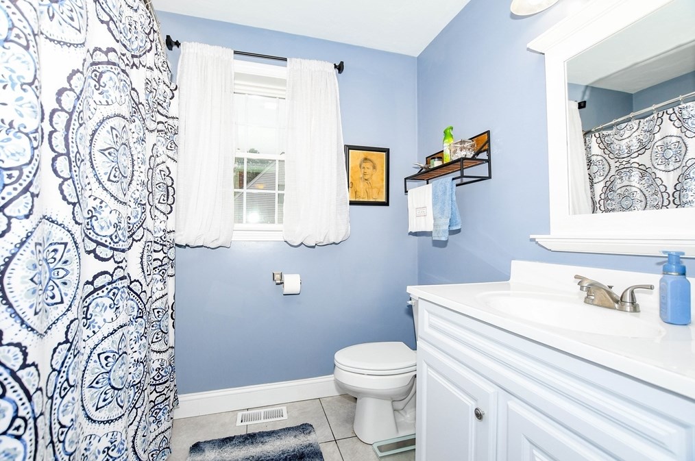 307 Charge Pond Rd, Wareham MA  02571-1108 exterior