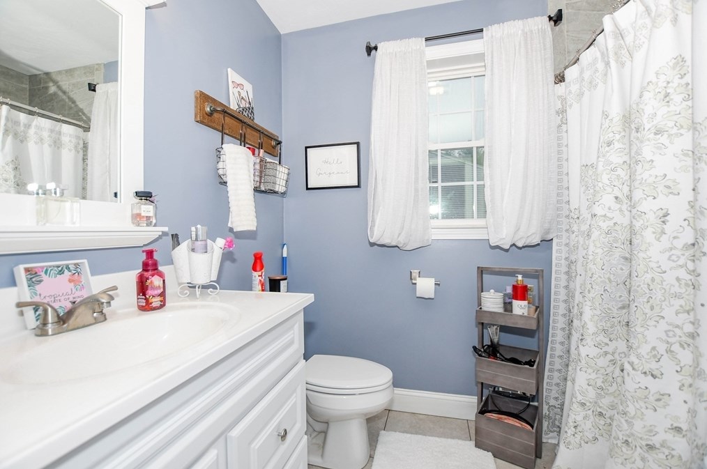 307 Charge Pond Rd, Wareham MA  02571-1108 exterior