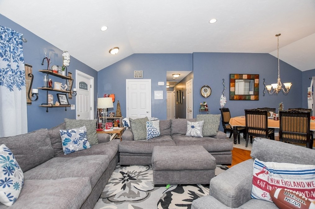 307 Charge Pond Rd, Wareham MA  02571-1108 exterior