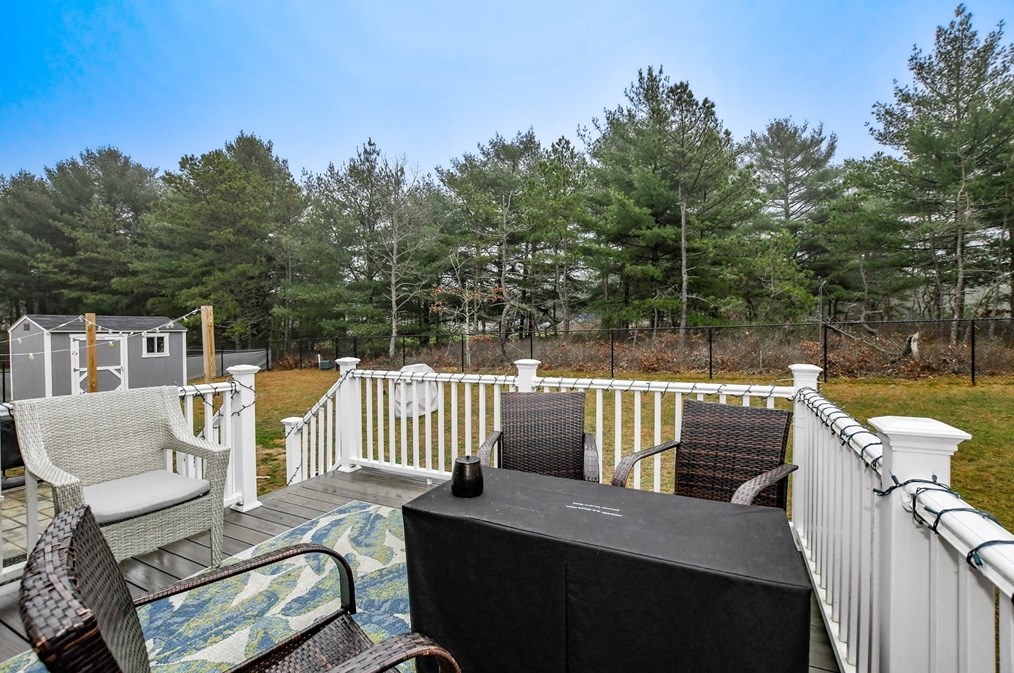 307 Charge Pond Rd, Wareham MA  02571-1108 exterior