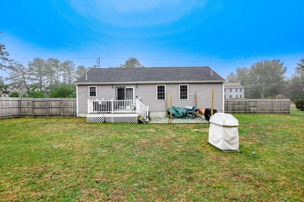 307 Charge Pond Rd, Wareham MA  02571-1108 exterior