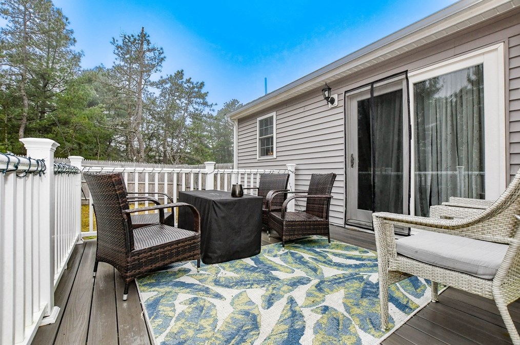 307 Charge Pond Rd, Wareham MA  02571-1108 exterior