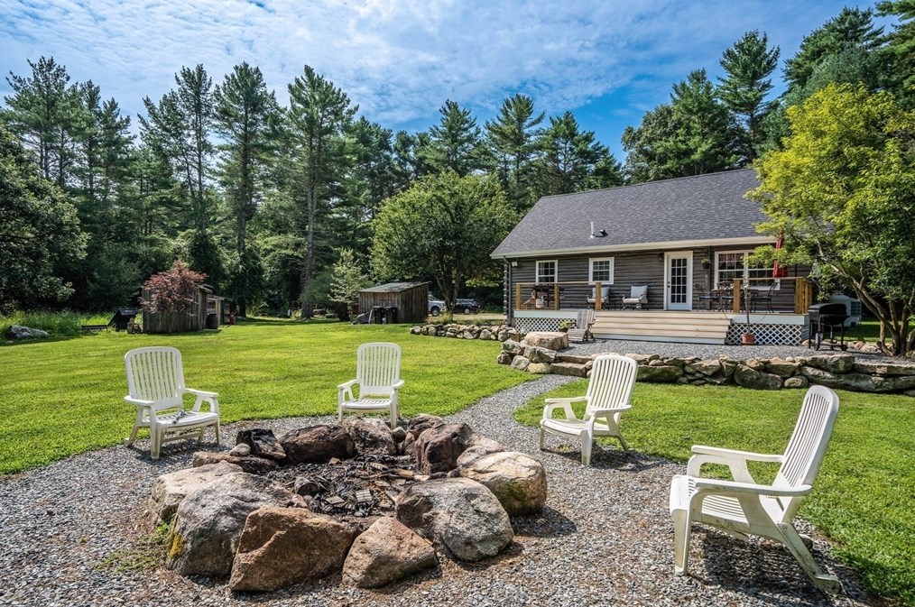 1406 Hixville Rd, Dartmouth MA  02747-1155 exterior