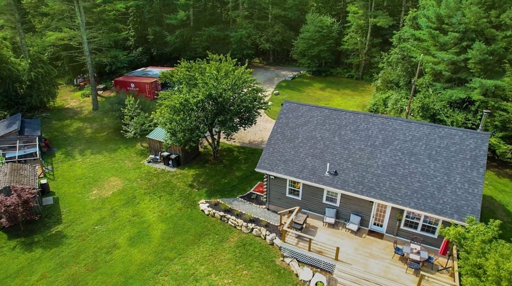 1406 Hixville Rd, Dartmouth MA  02747-1155 exterior