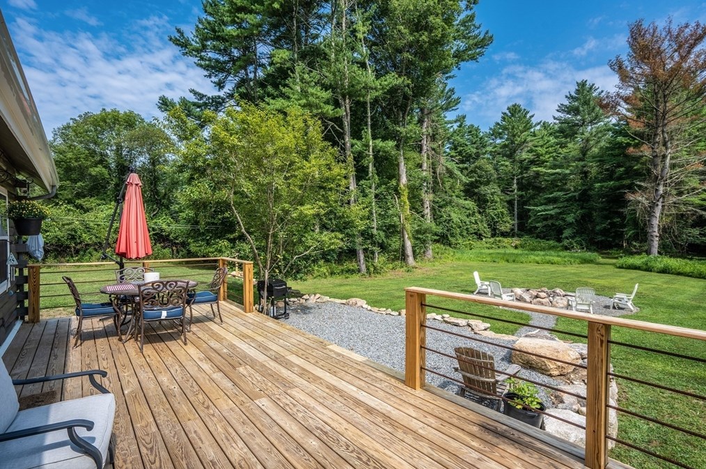 1406 Hixville Rd, Dartmouth MA  02747-1155 exterior