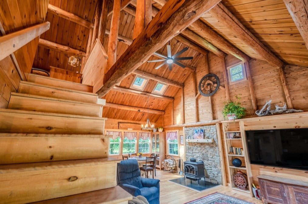 1406 Hixville Rd, Dartmouth MA  02747-1155 exterior