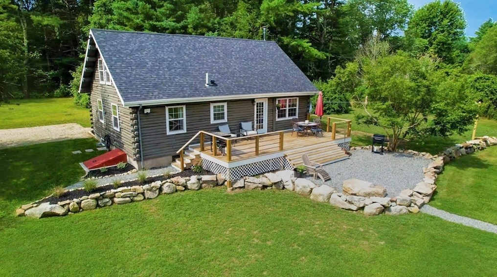 1406 Hixville Rd, Dartmouth MA  02747-1155 exterior