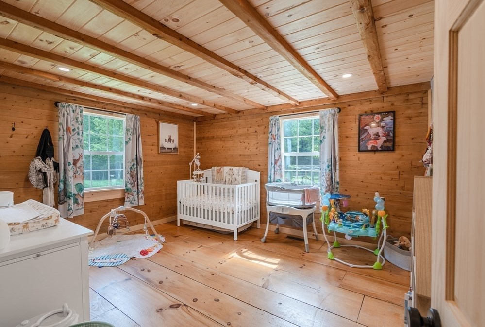 1406 Hixville Rd, Dartmouth MA  02747-1155 exterior