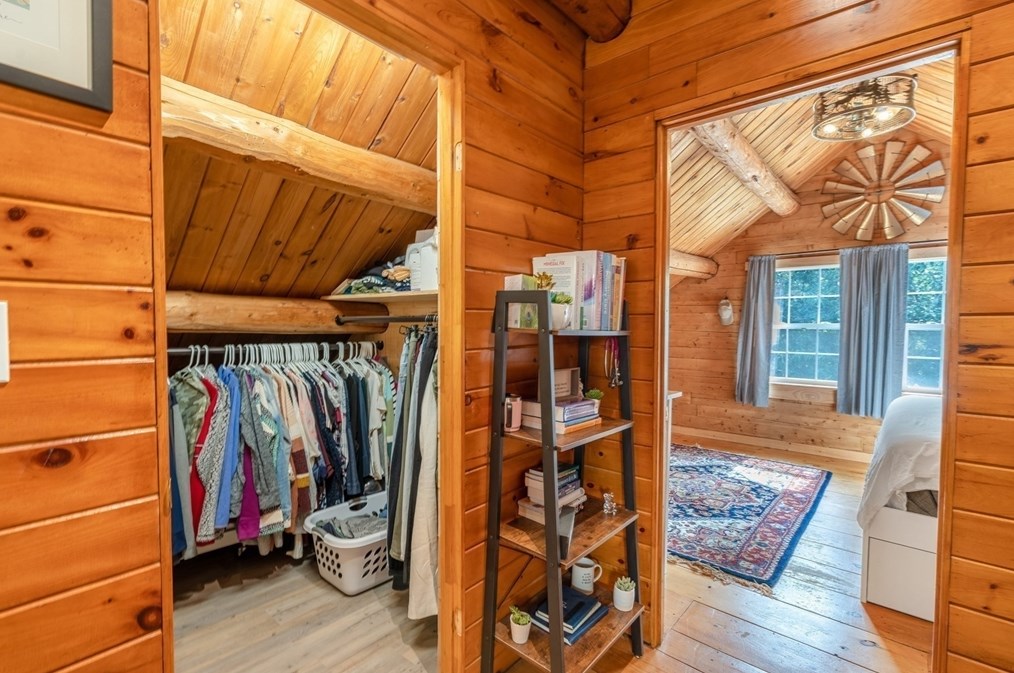 1406 Hixville Rd, Dartmouth MA  02747-1155 exterior