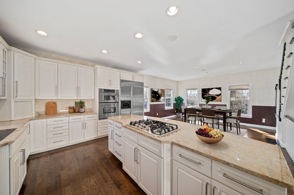 463 Sherman St, Canton MA  02021-2529 exterior