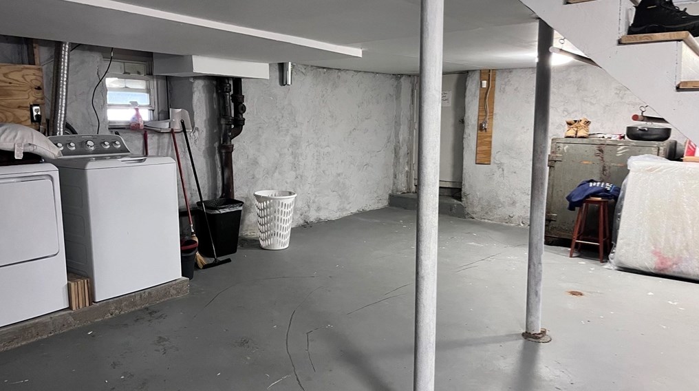 538 Grove St, Worcester MA 01605-1241 exterior