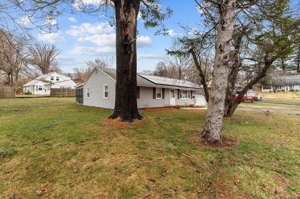 7 Jane Rd, Methuen MA  01844-3947 exterior